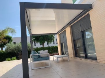 Pérgola Bioclimática de Saxun